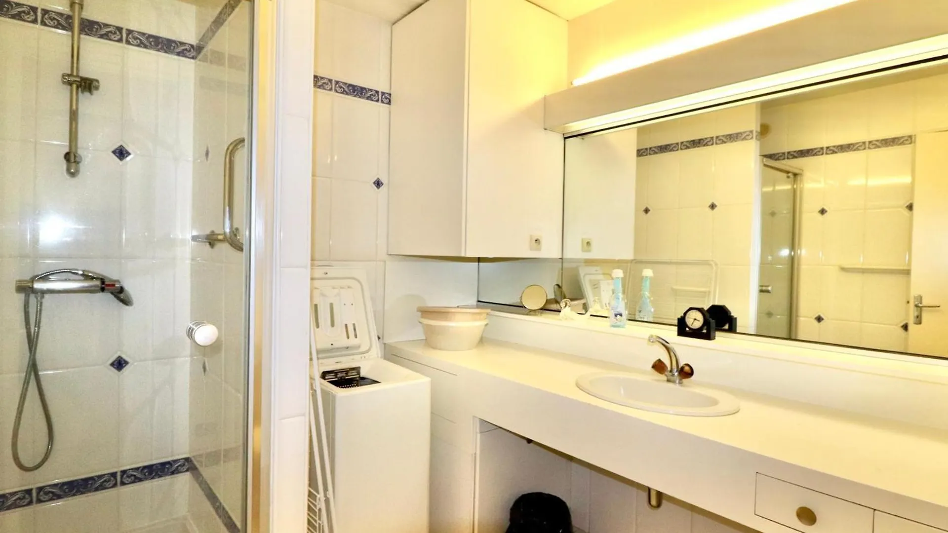Annecy Centre - F2 Spacieux Avec Balcon, Parking Prive, A 50M Du Lac - 2/3 Pers - Fr-1-432-23 0*,  Francie